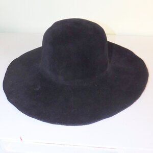 Black vintage felt hat.